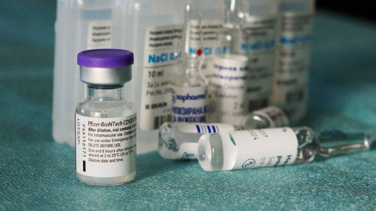 Covid 19 vaccine 5902833
