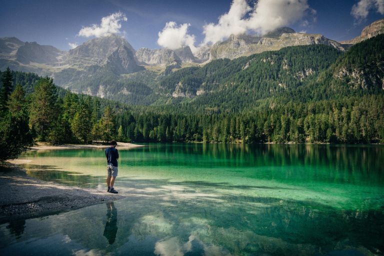 Se siete amanti della montagna e dell’acqua dolce, dovete conoscere i migliori laghi del Trentino, ideali per un bagno ghiacciato durante l’estate