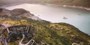 luoghi lontani turismo massa ma bellissimi