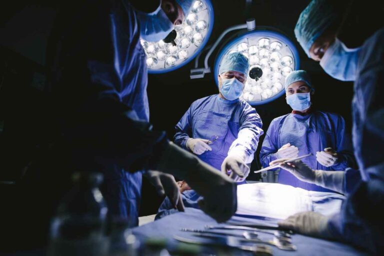 Cancro al seno, così si può dire addio al bisturi