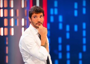 affari tuoi de martino cambia tutto