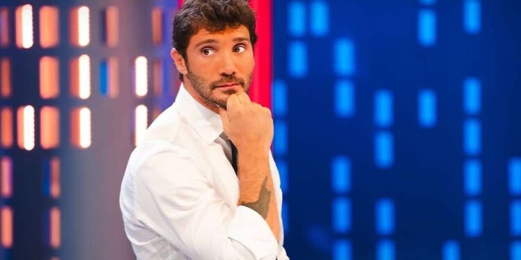 affari tuoi de martino cambia tutto