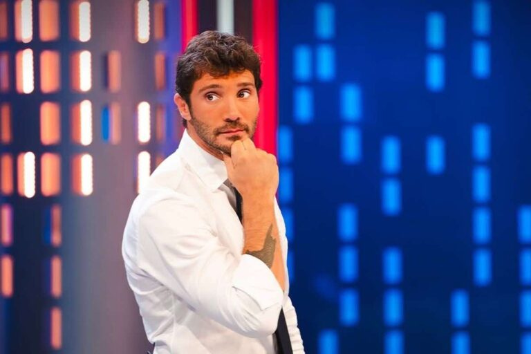 affari tuoi de martino cambia tutto