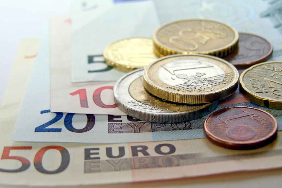 Soldi euro contanti