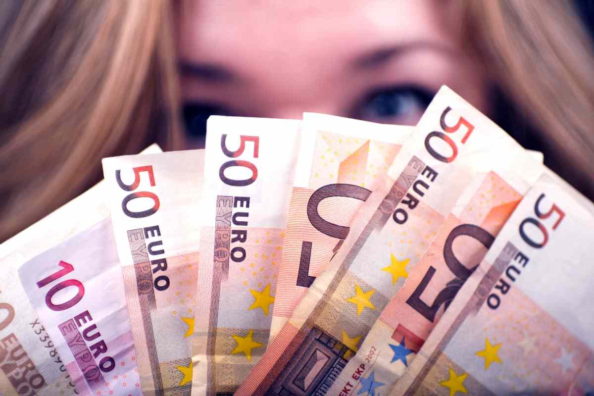Soldi euro contanti