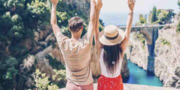 Dai borghi storici alle città di mare, dal nord al sud del Paese, sono molte le località dove è possibile godersi un soggiorno piacevole e low cost.