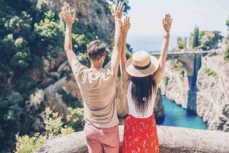 Dai borghi storici alle città di mare, dal nord al sud del Paese, sono molte le località dove è possibile godersi un soggiorno piacevole e low cost.