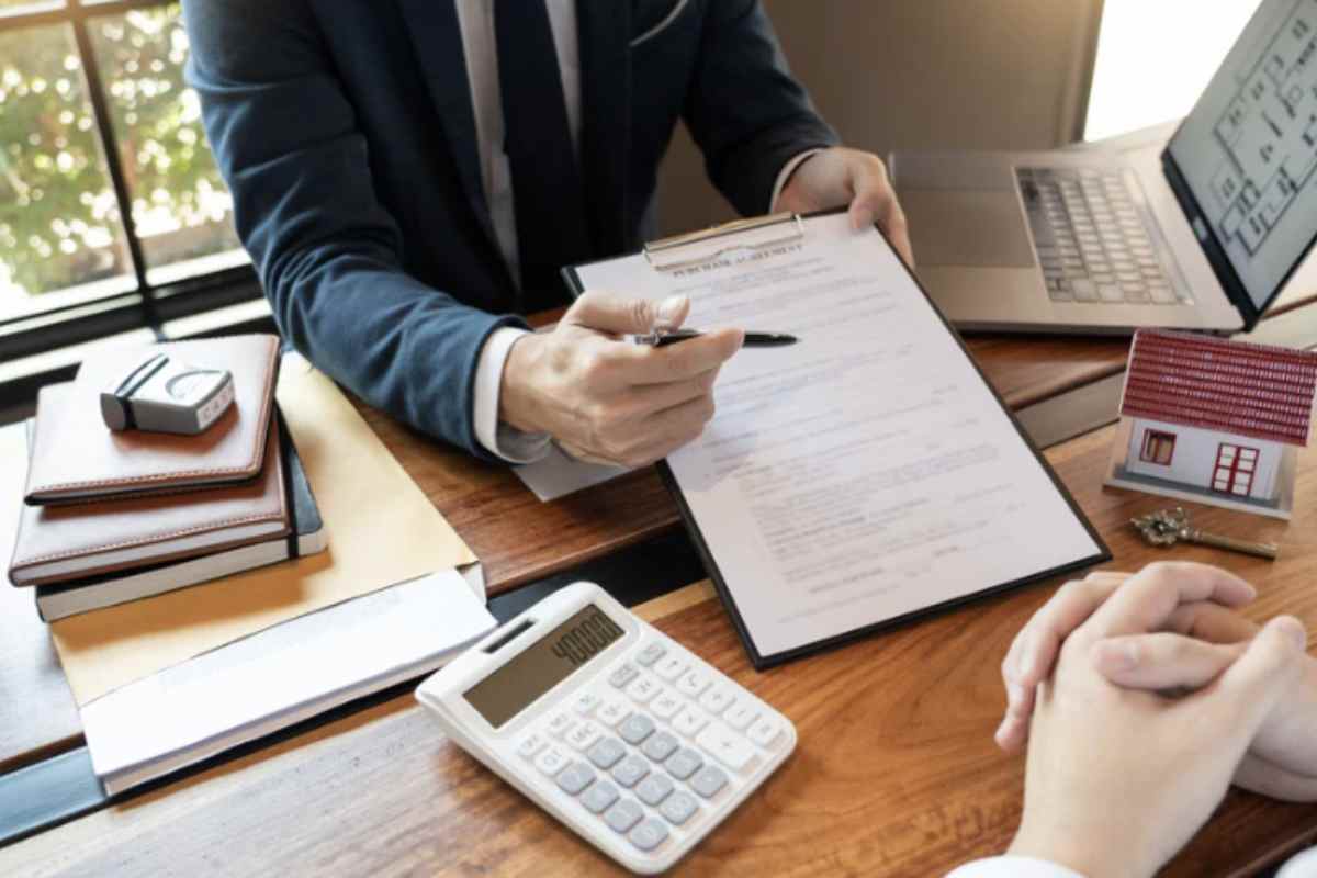 Il fenomeno dell’intestazione fittizia costituisce uno degli strumenti più frequenti di elusione fiscale: consiste nel formalizzare un bene 
