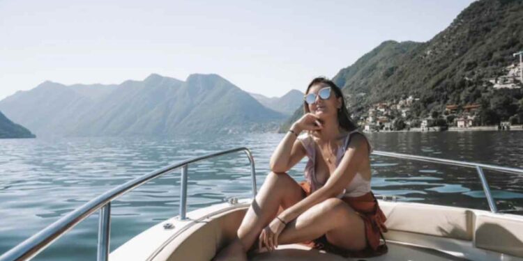 Quest’isola dell’arcipelago pontino continua a incantare visitatori italiani e stranieri grazie al suo connubio unico di paesaggi naturali mozzafiato