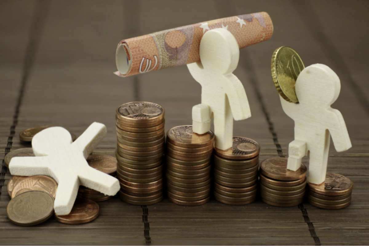 Il nuovo requisito si inserisce nel più ampio contesto della manovra economica 2025, che punta a contenere la spesa pubblica