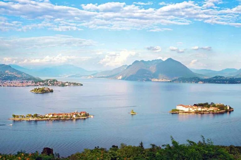 Isole sul lago