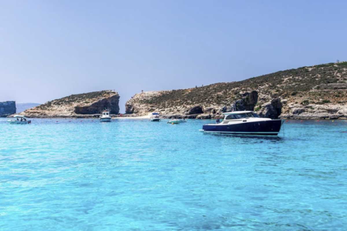 Gli amanti del mare e del divertimento trovano a Malta svariate possibilità. St. Peter’s Pool, vicino a Marsaxlokk,