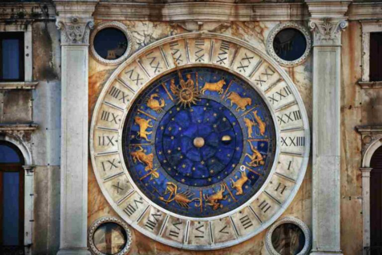 Questo transito astrologico, noto per portare confusione e rallentamenti nelle comunicazioni, quest’anno si presenta con caratteristiche