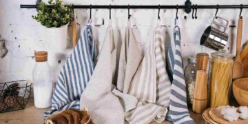 Il segreto che rovina i panni da cucina in lavatrice