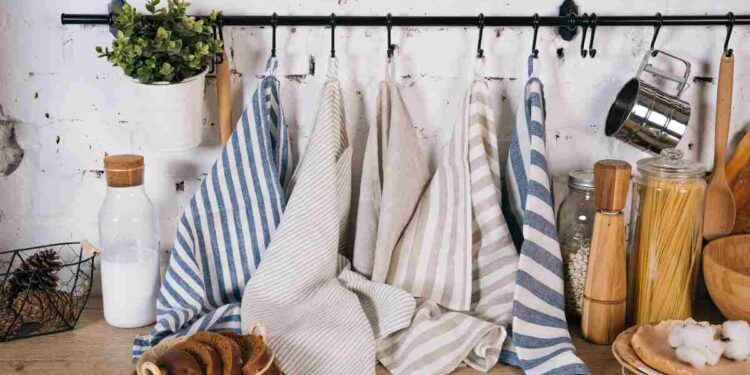 Il segreto che rovina i panni da cucina in lavatrice