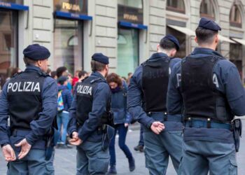 Rischi fino a 400€ di multa se guidi così, le nuove regole sono severissime