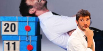 famoso conduttore contro strefano de martino