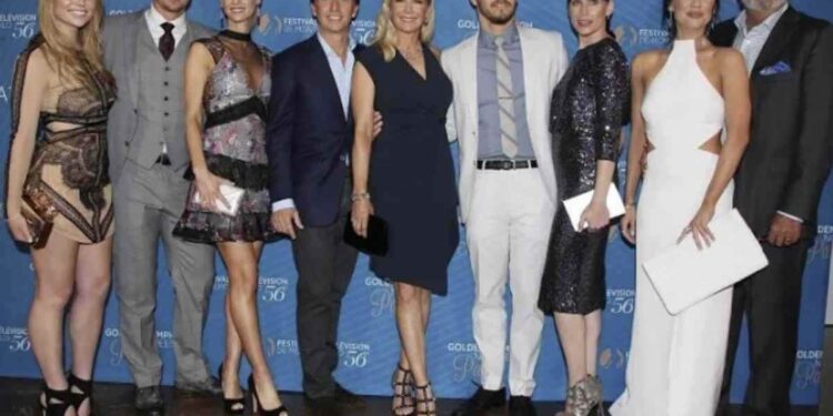 Al centro delle trame vi è il mistero sulla paternità di Luna Nozawa, la cui identità reale rischia di sconvolgere gli equilibri familiari e sentimentali a Los Angeles.