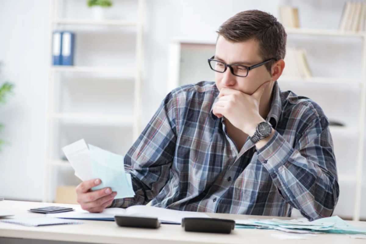 L’intimazione di pagamento è un atto formale con cui l’Agenzia delle Entrate-Riscossione diffida il contribuente a saldare entro cinque giorni
