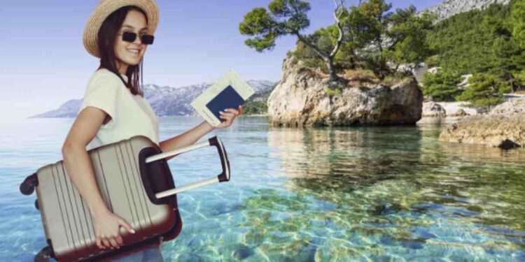 ir è facilmente accessibile grazie al ponte stradale che la collega alla terraferma, eliminando la necessità di traghetti.