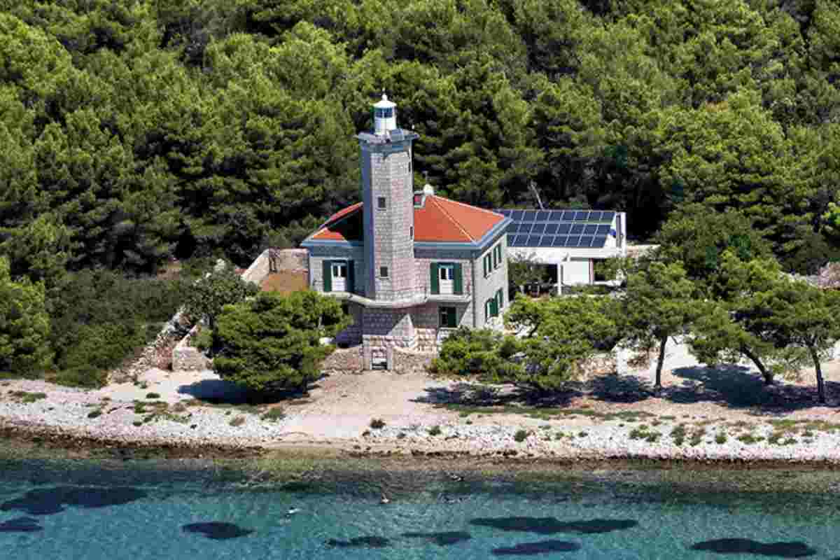 L’isola di Vir è il luogo ideale per chi cerca un’estate all’insegna del relax ma anche della scoperta.