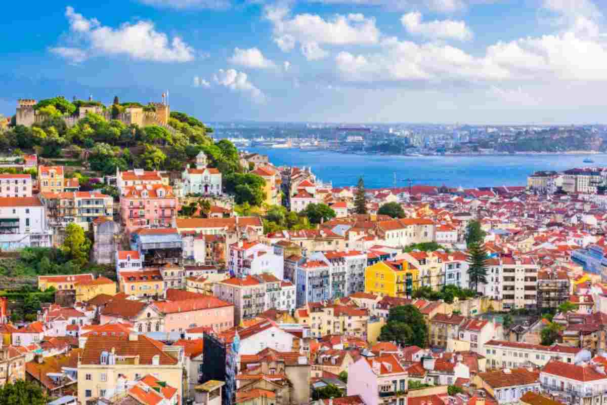 Lisbona, meta low cost