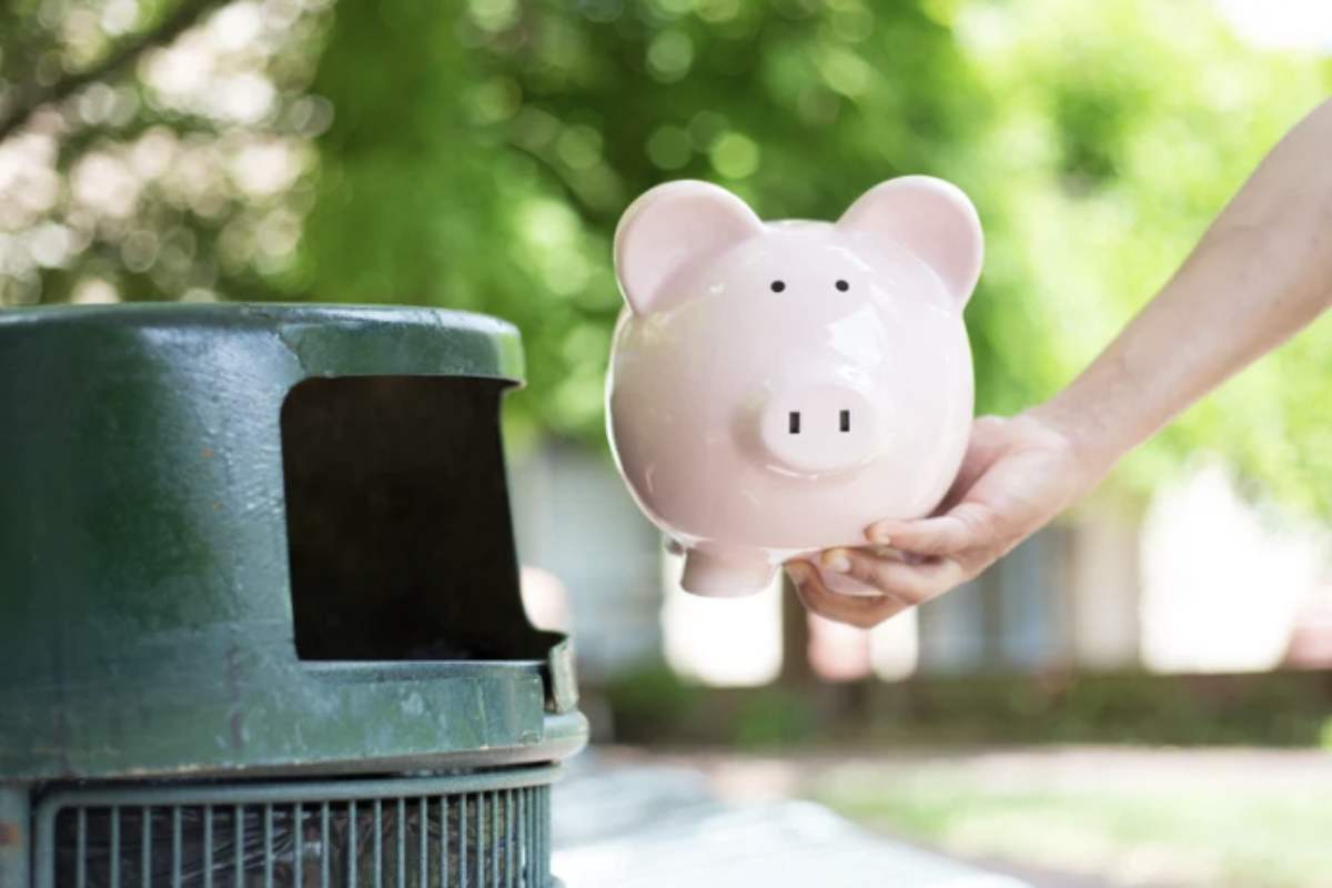 La Tassa sui Rifiuti (TARI) è un tributo comunale che finanzia il servizio di raccolta e smaltimento dei rifiuti urbani e assimilati.