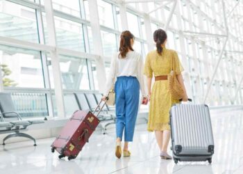 Turiste aeroporto