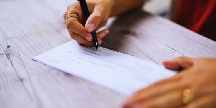 Requisiti e domanda per l'assegno sociale