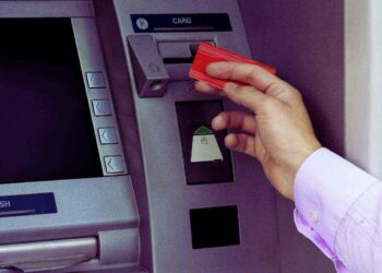 rivoluzione bancomat: non potrai più usare la tua carta come prima