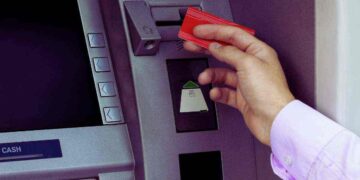 rivoluzione bancomat: non potrai più usare la tua carta come prima