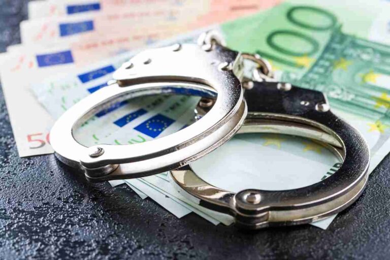 Se il commercialista evade chi ne risponde?