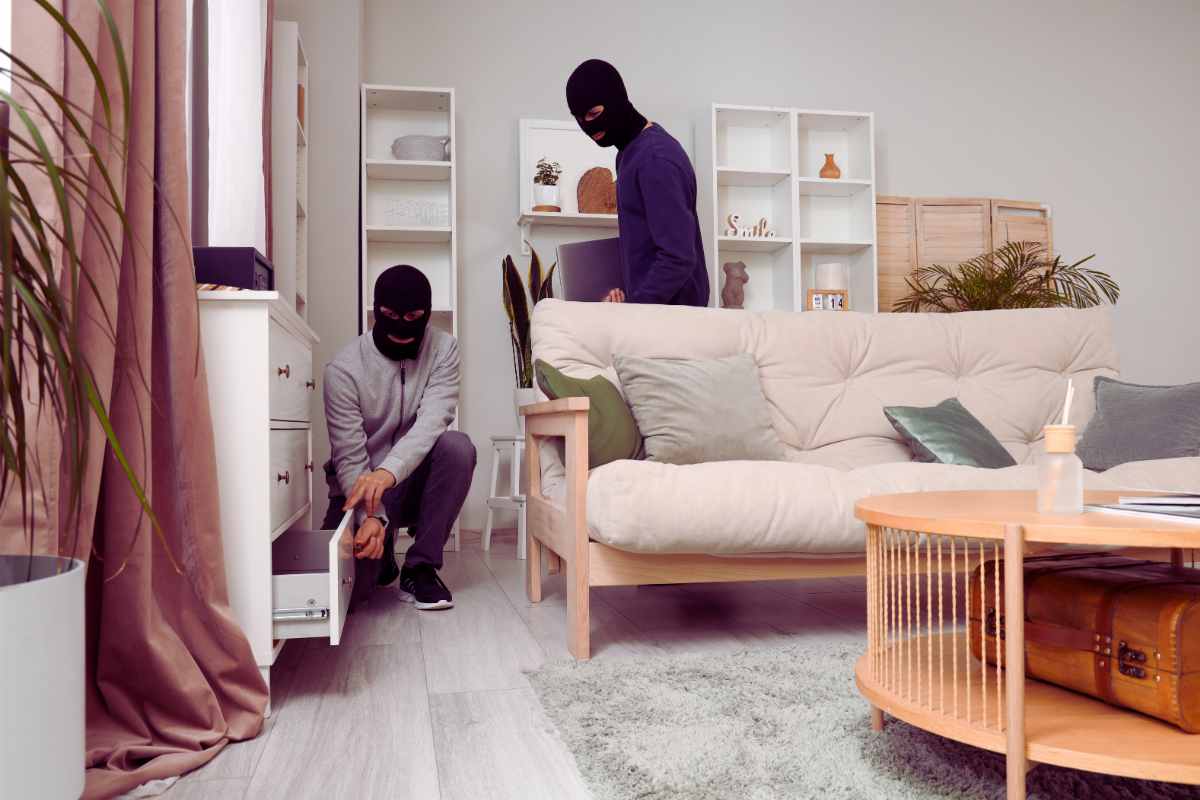 Il trucco "della tv" per tenere lontano i ladri