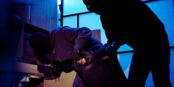 Il trucco "della tv" per tenere lontano i ladri