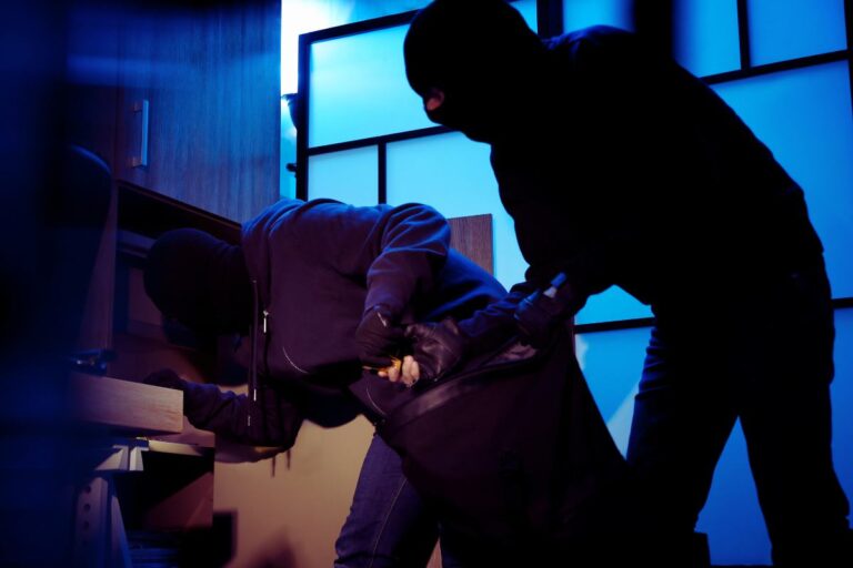 Il trucco "della tv" per tenere lontano i ladri