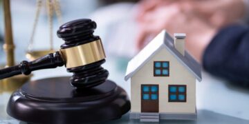 Pignoramento contro il condominio, cosa rischiano i condomini?