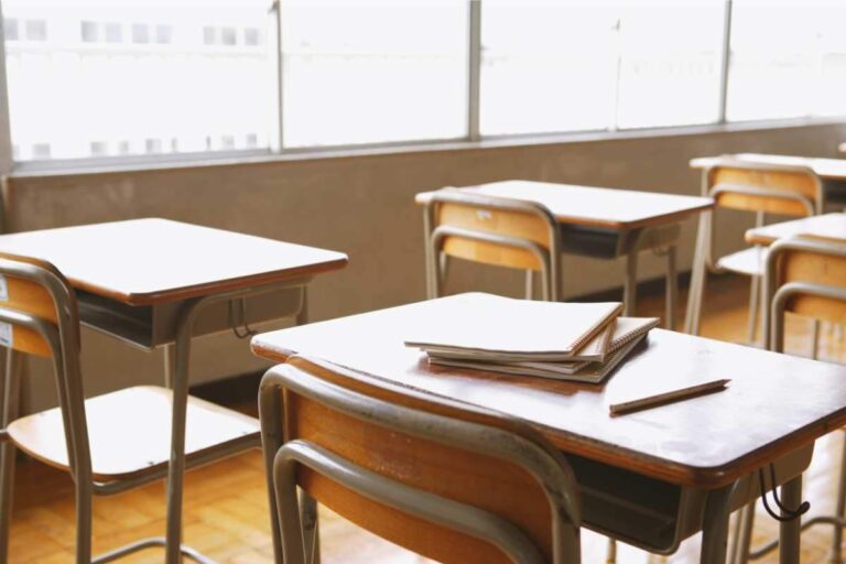 Scuola, il Ministero lavora ai nuovi contratti per docenti e ATA: previsto un aumento degli stipendi