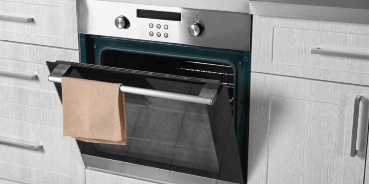 Strofinaccio forno