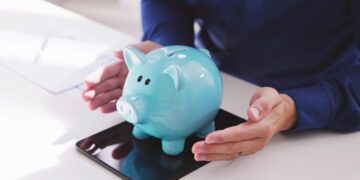 Pensioni, maxi sconto di 52 mesi sull'età