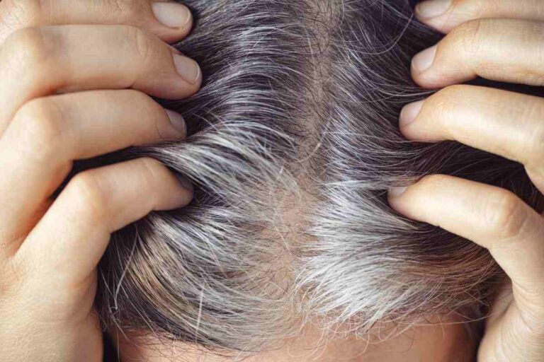 coprire capelli bianchi: 3 trucchi semplici e non nocivi