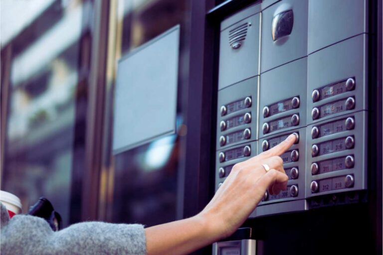 Senza nome sul citofono per l'Agenzia delle Entrate sei irreperibile