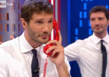 de martino ascolti affari tuoi decisione