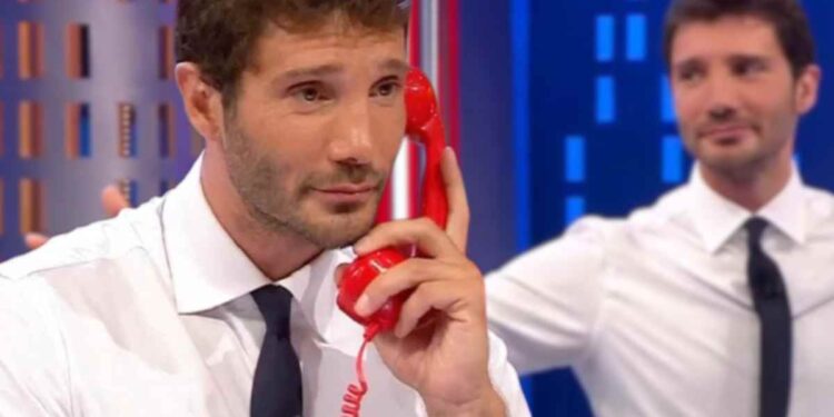 de martino ascolti affari tuoi decisione