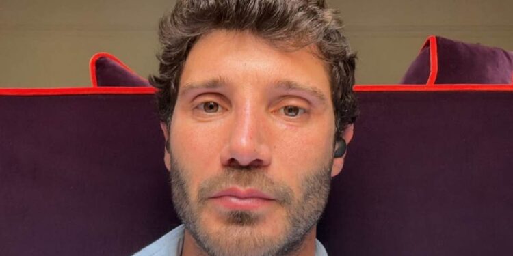 stefano de martino salta show a canale 5