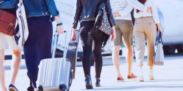 Non indossare mai questi vestiti in aereo