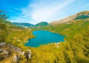 Lago a forma di cuore