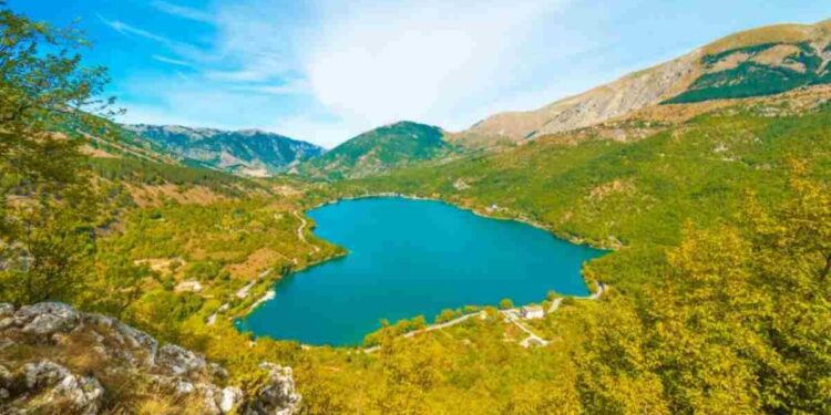 Lago a forma di cuore