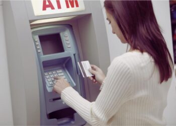 Allarme Poste, chiudono gli sportelli bancomat