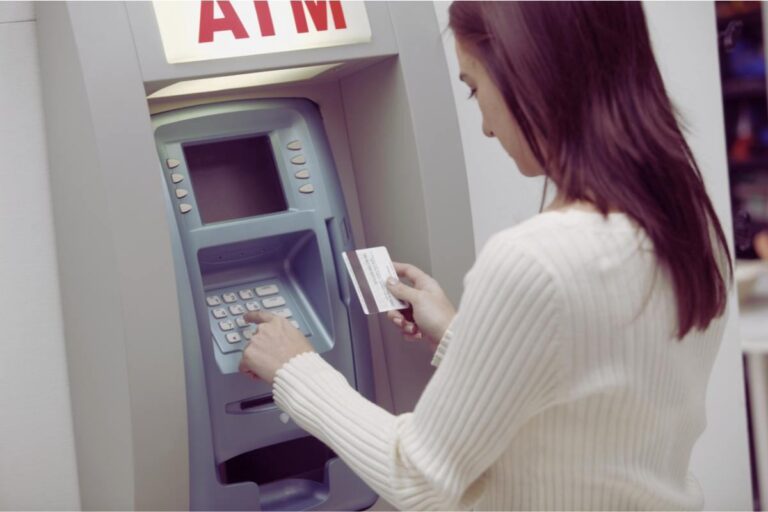 Allarme Poste, chiudono gli sportelli bancomat