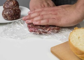 non mangiare la carne sottovuoto se ha questo odore